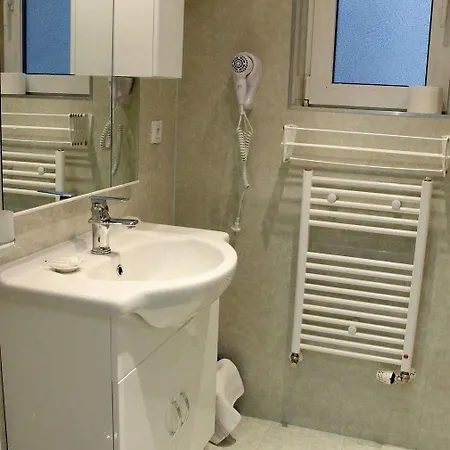 Goethe U Tri Moureninu Hotel 4*